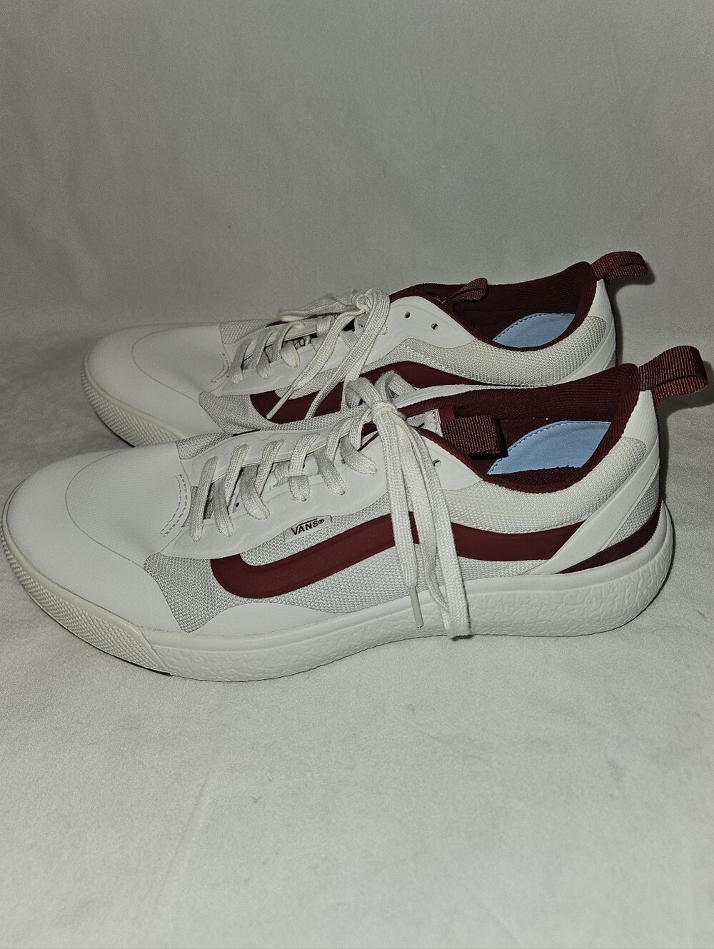 Vans Unisex UltraRange EXO Sneaker In "Blanc De Blanc" (Off White) and Burgundy